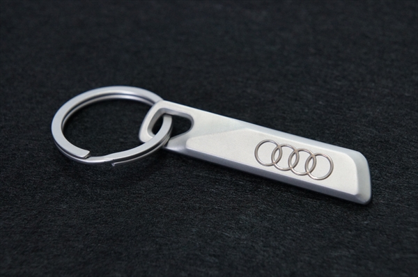 画像1: Audi 純正 キーリング （フォーシルバーリングス -Four Silver Rings-） (1)