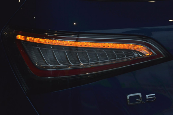 Audi 純正 Q5(8R) LED クリア テールランプセット - kraftwoks web shop