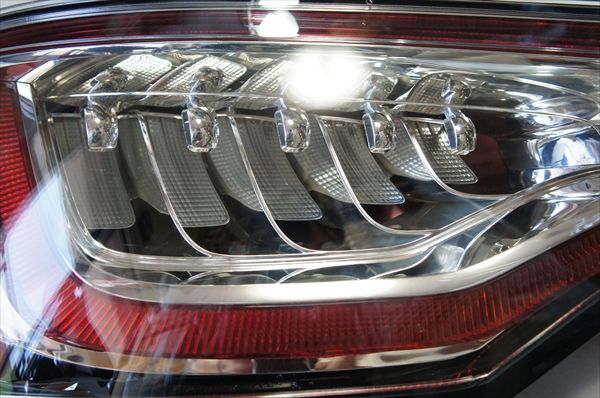 SALE】Audi 純正 Q7(4L) LED クリア テールランプセット - kraftwoks