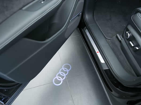 Audi 純正 LED ドアエントリーライト セット（カーテシランプ）Four 