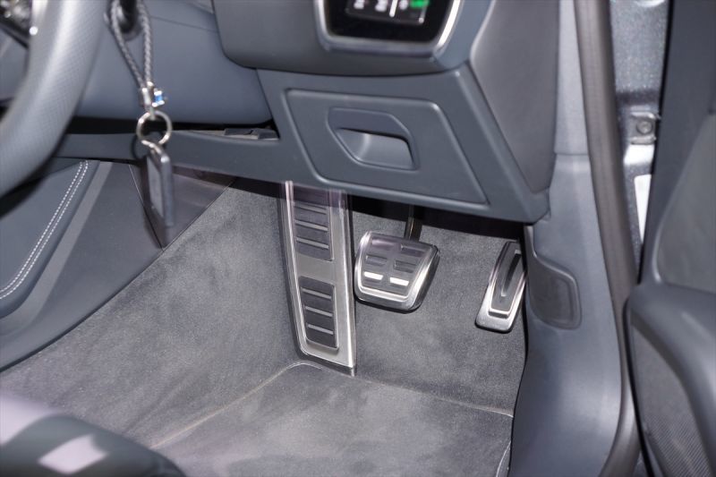 Audi 純正 A6(4A/F2/C8) / A7 Sportback(4K/F2/C8) S-line ペダル・フットレスト セット -  kraftwoks web shop